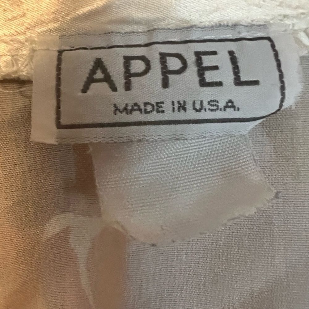 Appel Robe - Picture 2 of 5